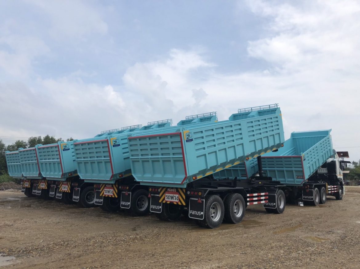 พนัส เจาะกลุ่มภาคใต้ส่งมอบรถบรรทุกดัมพ์ 5 คู่