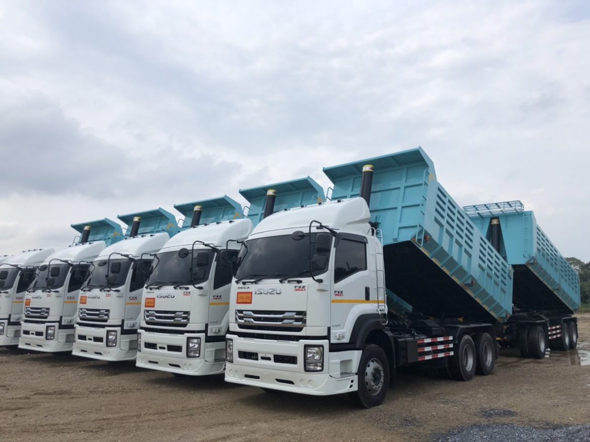 พนัส เจาะกลุ่มภาคใต้ส่งมอบรถบรรทุกดัมพ์ 5 คู่