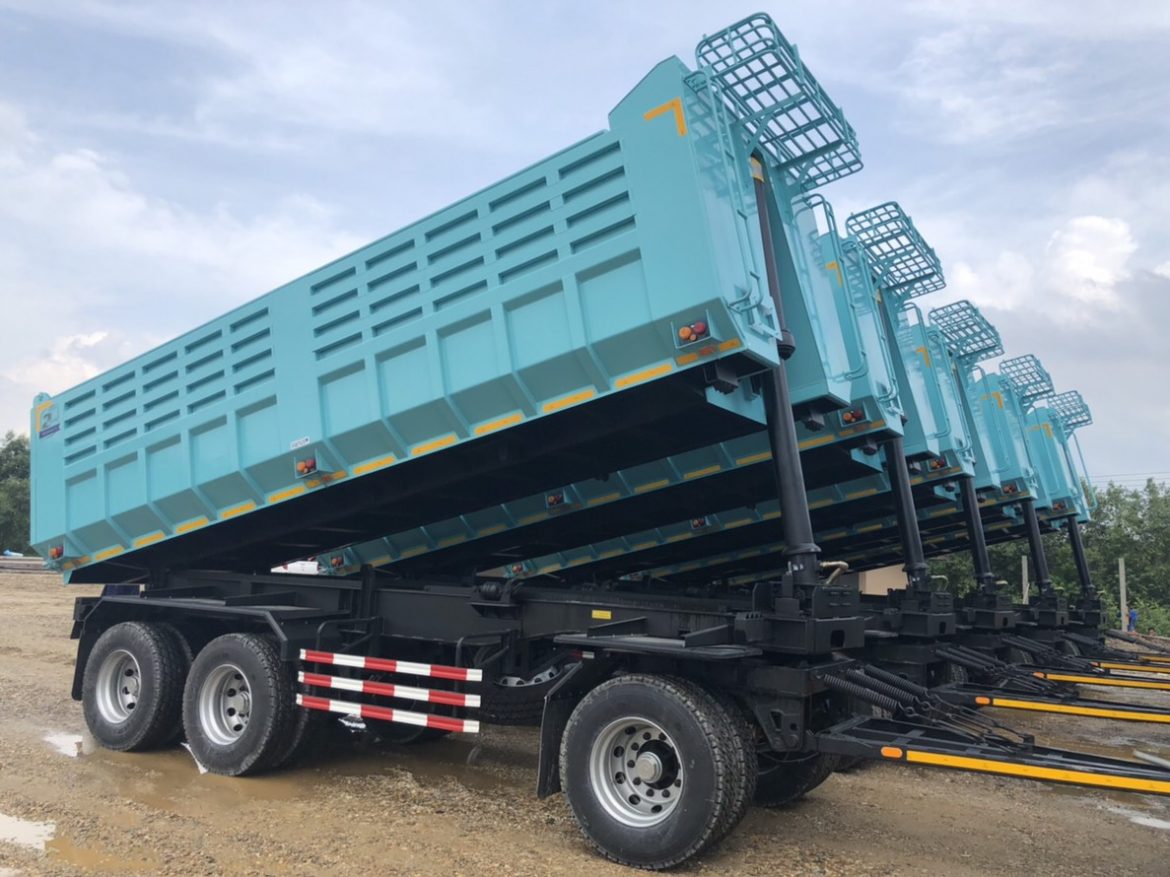 พนัส เจาะกลุ่มภาคใต้ส่งมอบรถบรรทุกดัมพ์ 5 คู่