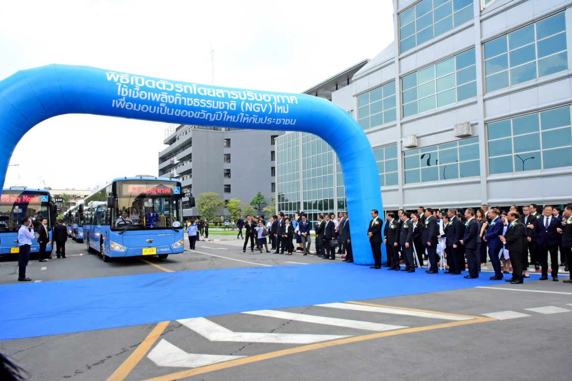 1545367194872 ลุงตู่ มอบของขวัญปีใหม่ประชาชน เปิดตัวรถปรับอากาศ NGV