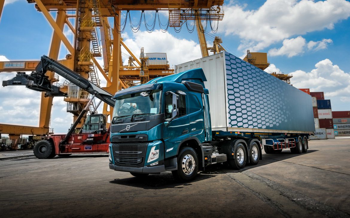 เล็กในใหญ่!Volvo Trucksน้องเล็กFMโฉมใหม่ในร่างพี่ใหญ่ FH
