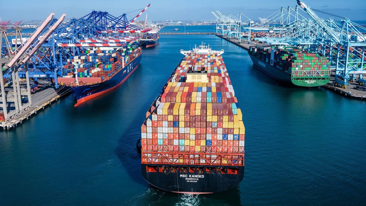 Vietnam develops an international network of container ship operators pushing the logistics industry to grow strongly เวียดนาม พัฒนาเครือข่ายผู้ประกอบการเรือคอนเทนเนอร์ระหว่างประเทศ ดันอุตสาหกรรมโลจิสติกส์เติบโตอย่างแข็งแกร่ง