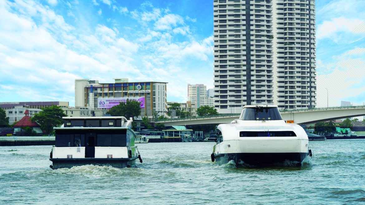 ไทย สมายล์ โบ้ท เพิ่มจุดจอดท่าเรือ ม.นวมินทร์ ช่วยคนเดินทางเหตุถนนยุบ